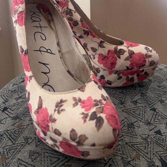 Kate & Mel rose heels - Picture 2 of 3